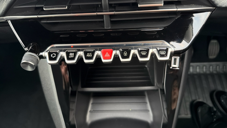 Peugeot 208 1.2 PureTech Active Premium 5dr Petrol Hatchback